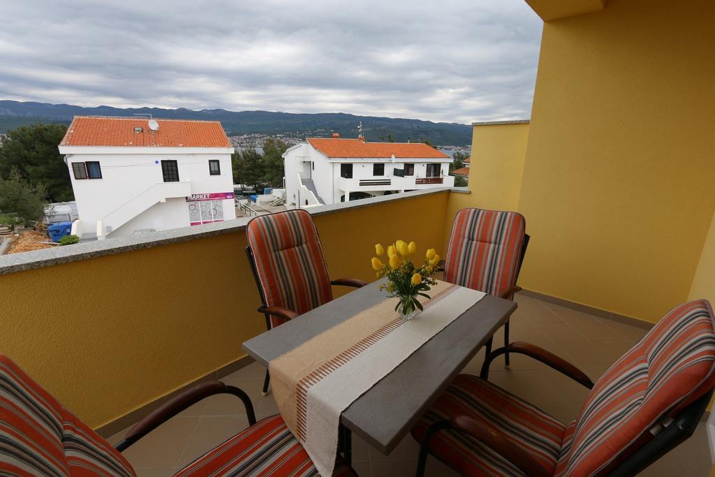 Apartment In Silo/Insel Krk 13439 Екстериор снимка
